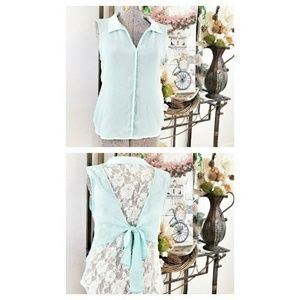 CHRISTMAS SALEEVENT WOMENS TOP SIZE MEDIUM